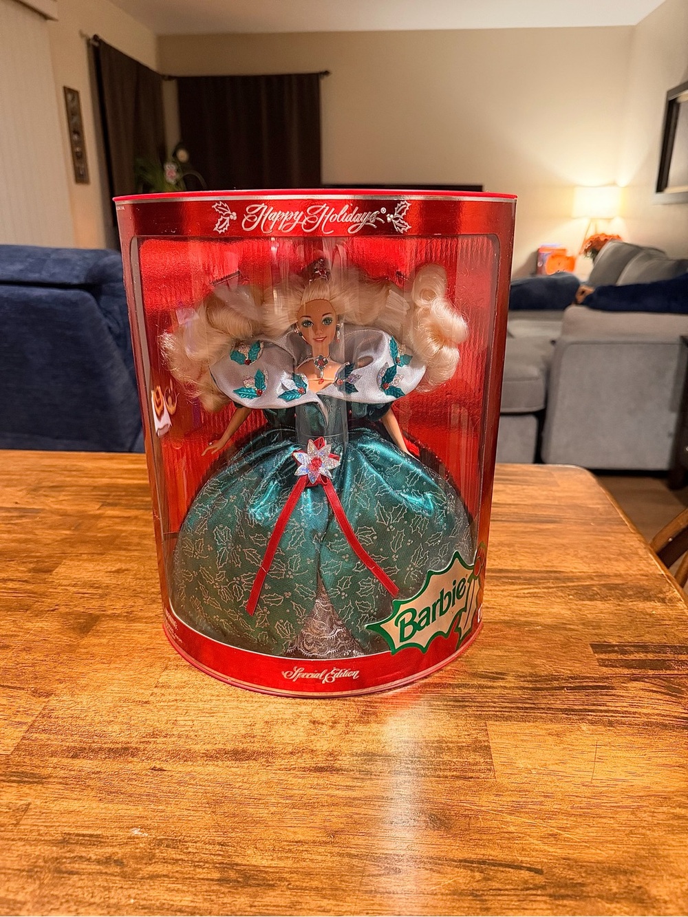1995 Happy Holidays Barbie Special Edition Vintage Doll NIB
